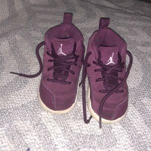 Jordan Retro 12 Burgandy kids size 7C